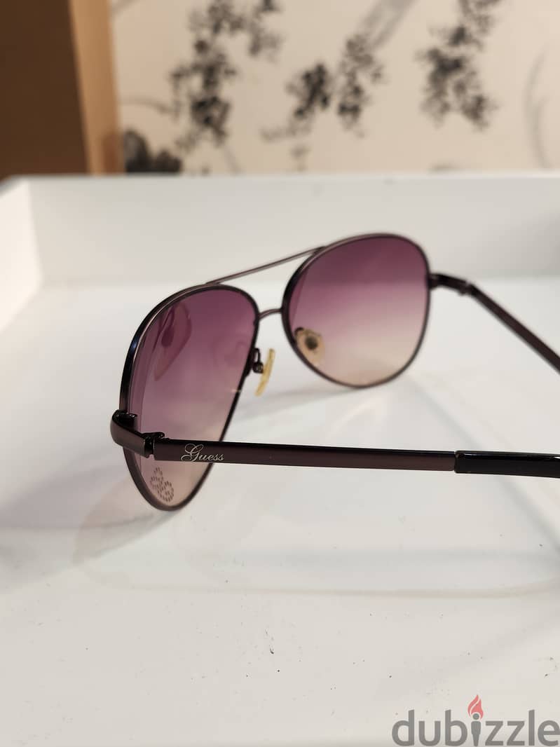 GUESS Sunglasses – Aviator Style for Her | نظارة جيس نسائية 2