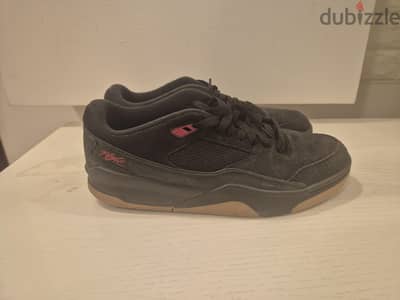 Jordan Flight Court Black Red Gum - US 11