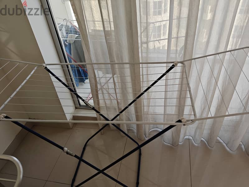 Clothes stand 1