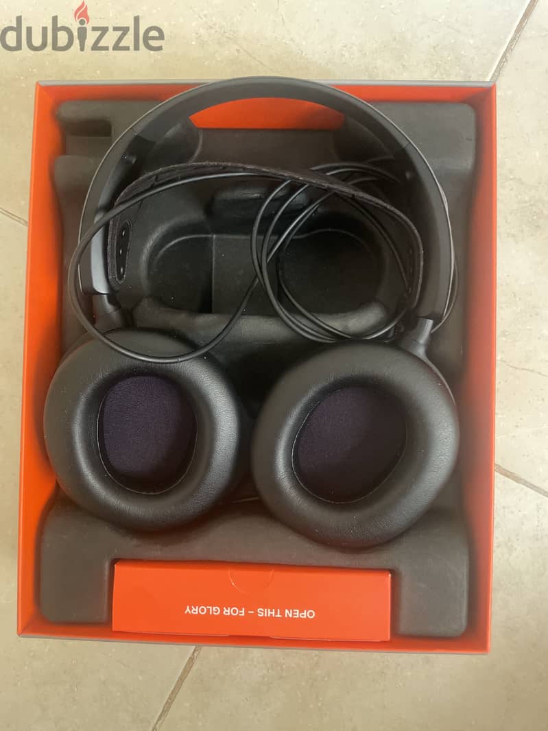 Steel series arctis nova pro wired gaming headphone 1