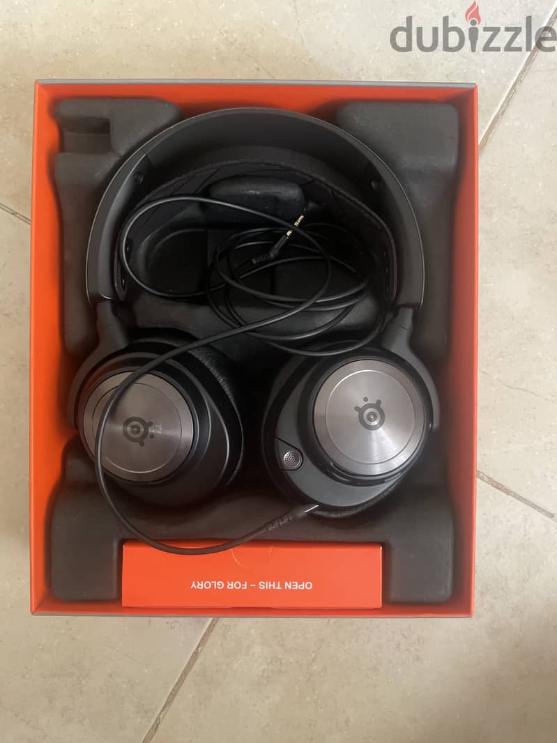 Steel series arctis nova pro wired gaming headphone 3