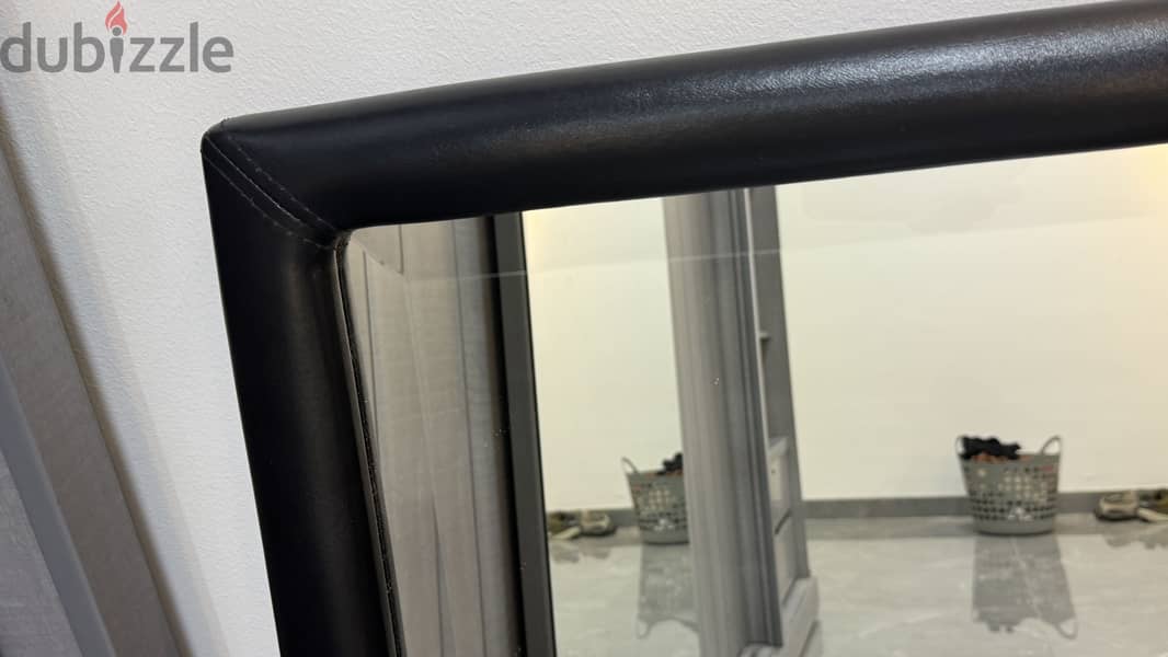 New Cutt Work Mirror – Black Leather Frame 5