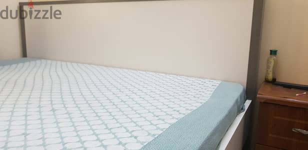 King size bed