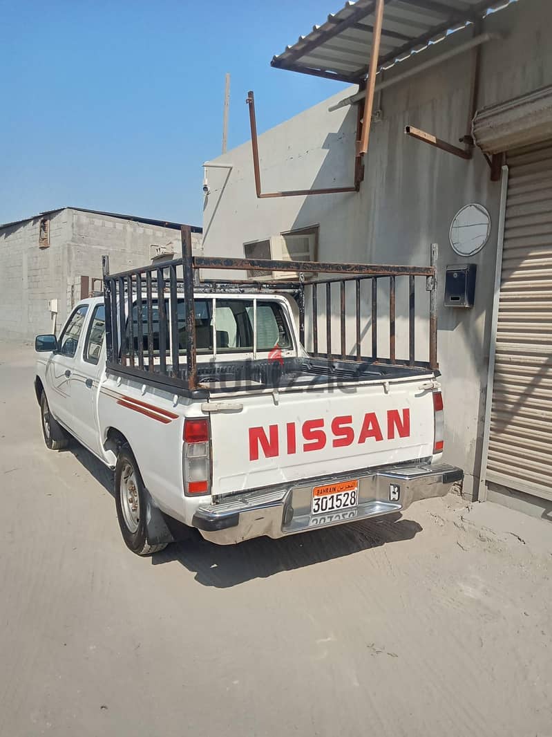 Nissan Pickup 2004 1