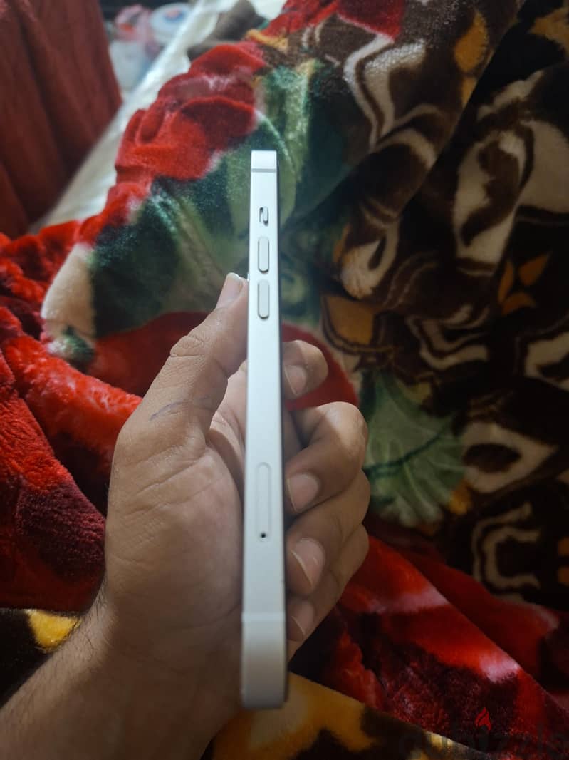 Apple - iPhone 13 3