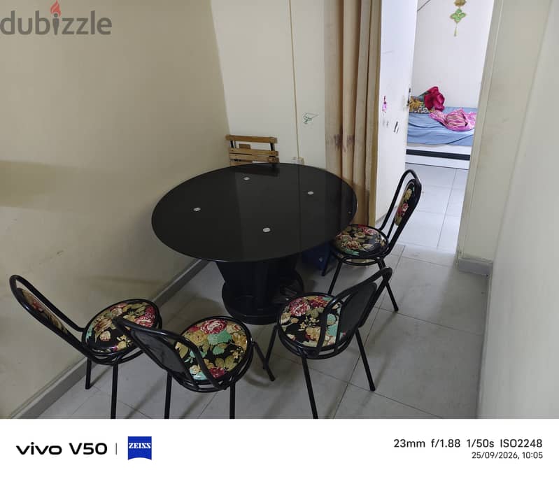 Dinning Table with 4 chair 2