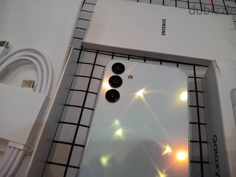 Samsung A15 128GB STORAGE 6GB RAMWITH BOX CABLE 3