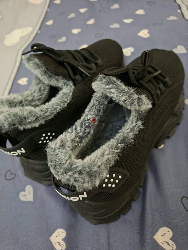 for sale in 7 bd very good nice shoes new 3