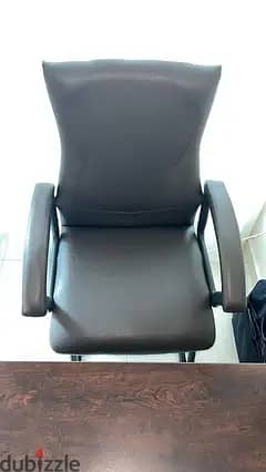 excellent condition office desk table 1