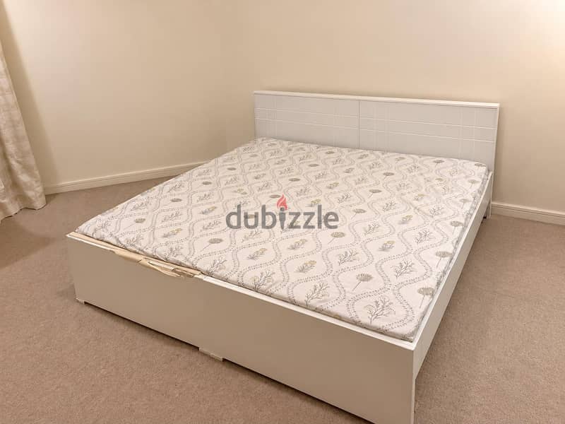 USED SOFA,  DAYNING TABLE 6 CHAIR & 3 bed 1