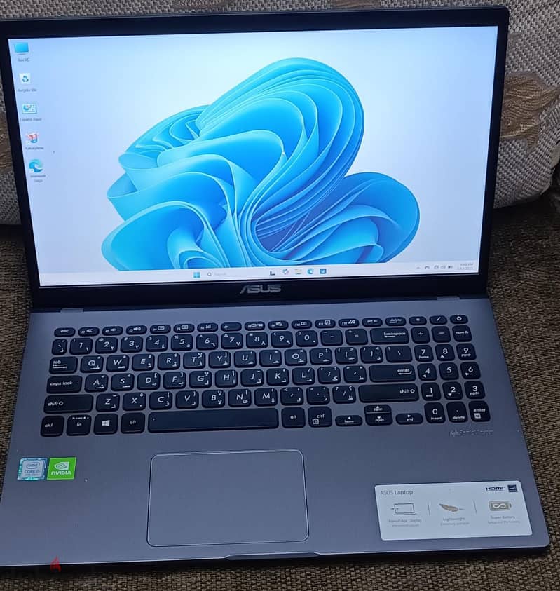 Like New ASUS Core i5 8th GEN /8 GB Ram /250 SSD /Display 15''/HDMI 2