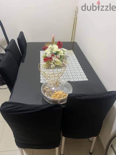 Dining table طاولة سفرة