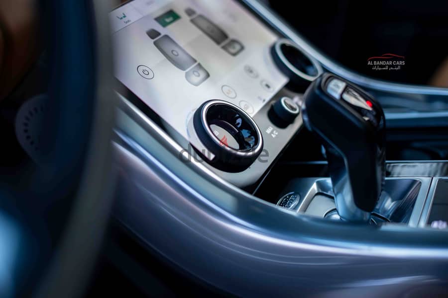 Range Rover Sport HSE 2018 Black | Panoramic Roof | Single Owner BH 7