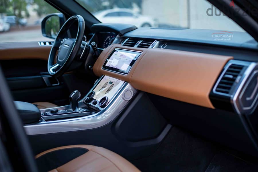 Range Rover Sport HSE 2018 Black | Panoramic Roof | Single Owner BH 13