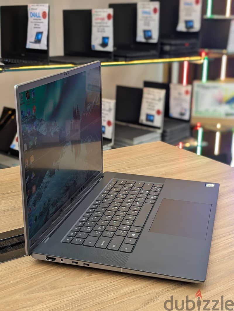 Dell Precision 5690 ULTRA 7 2