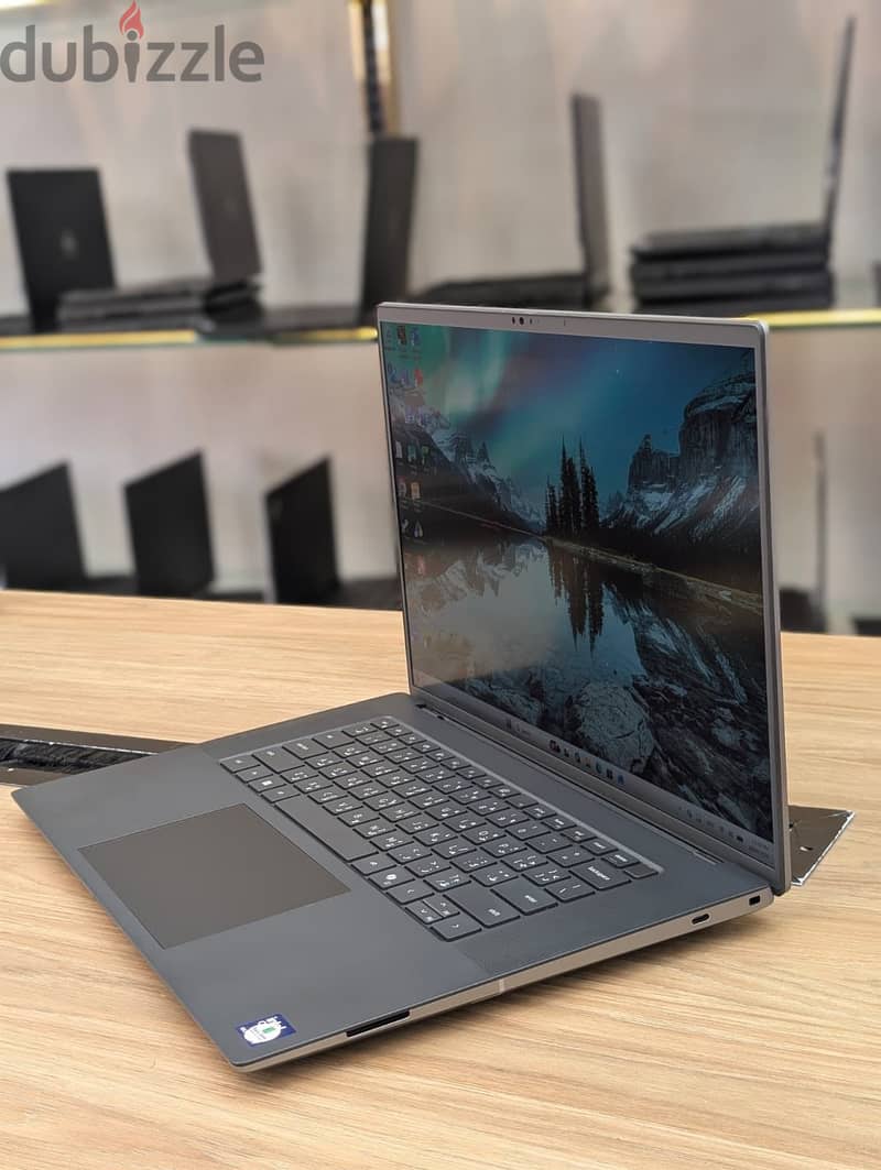 Dell Precision 5690 ULTRA 7 4