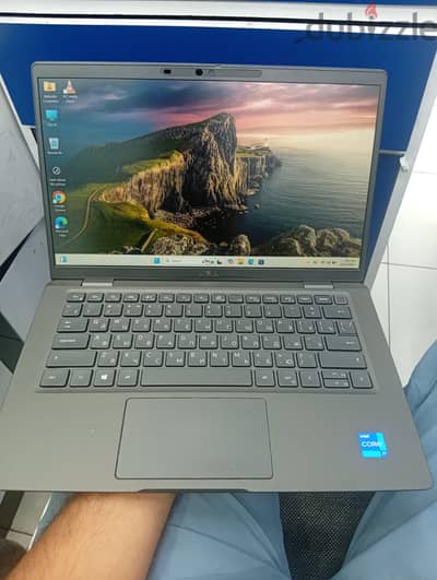 Dell Latitude 14 - Core i7 11th Gen 11-1185G7 / 16GB RAM / 256GB NVMe