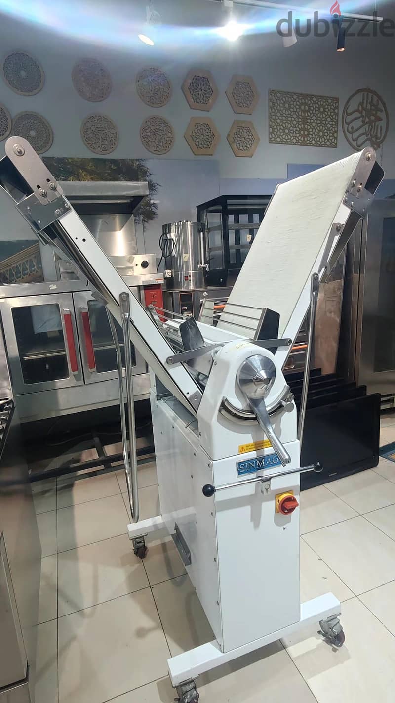 فرادة عجين Commercial Dough Sheeter 1