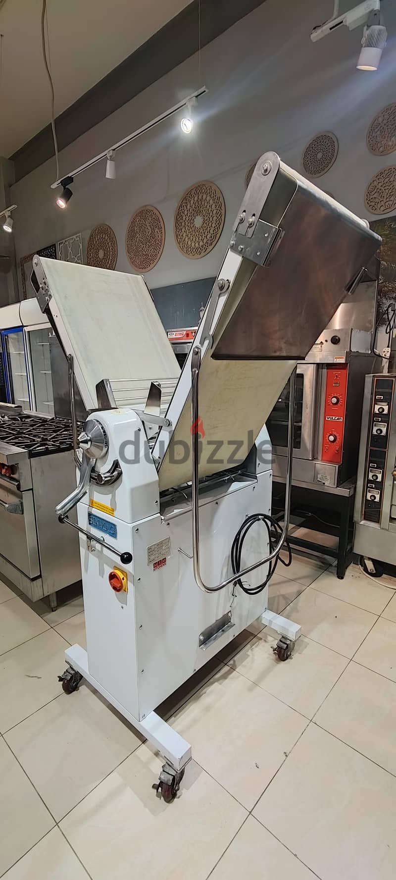 فرادة عجين Commercial Dough Sheeter 3