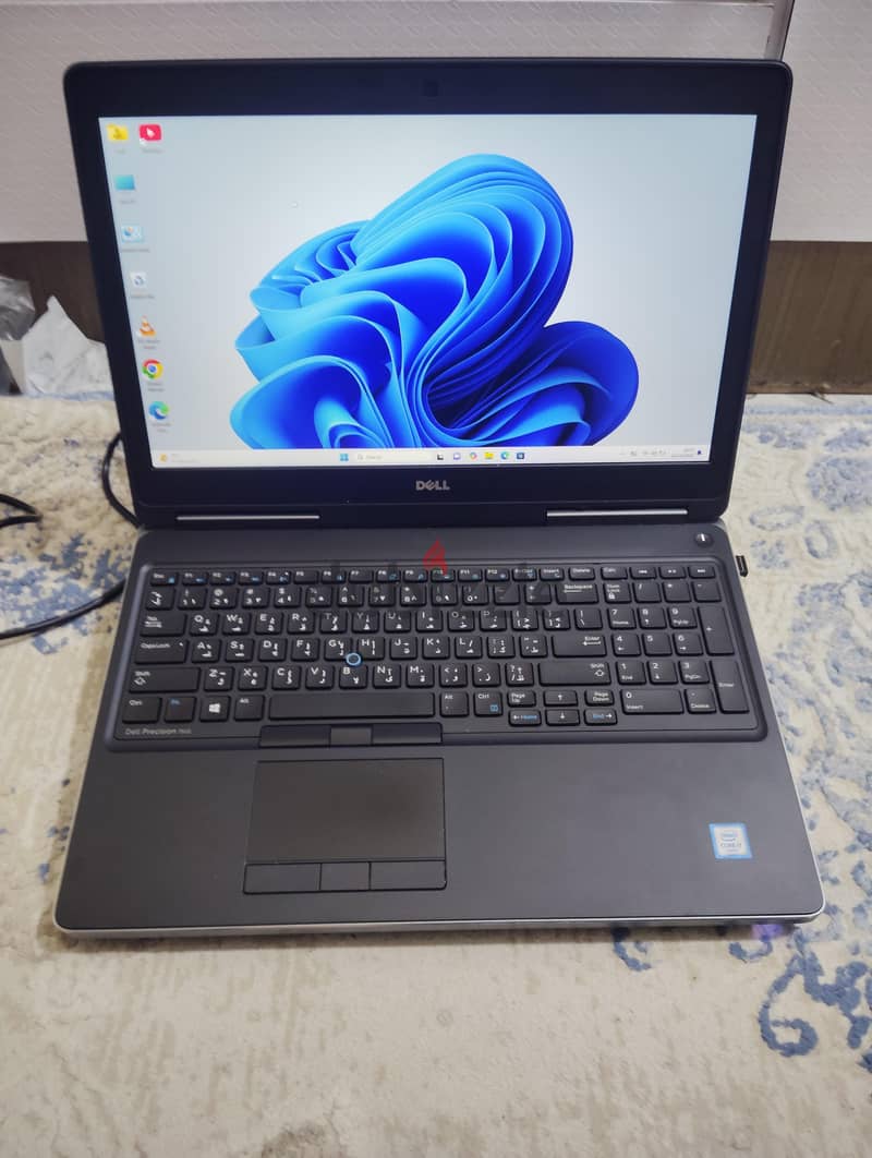 Dell Precision 7520 Core i7-120ssd ram 8 15.6 inch 1