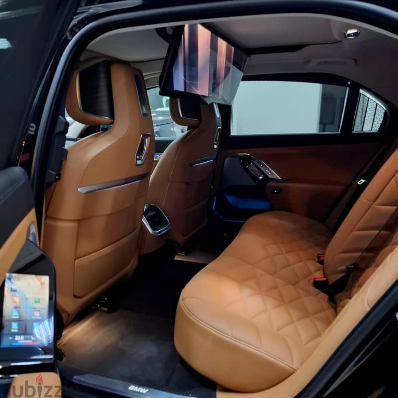 BMW 735i 2023 7