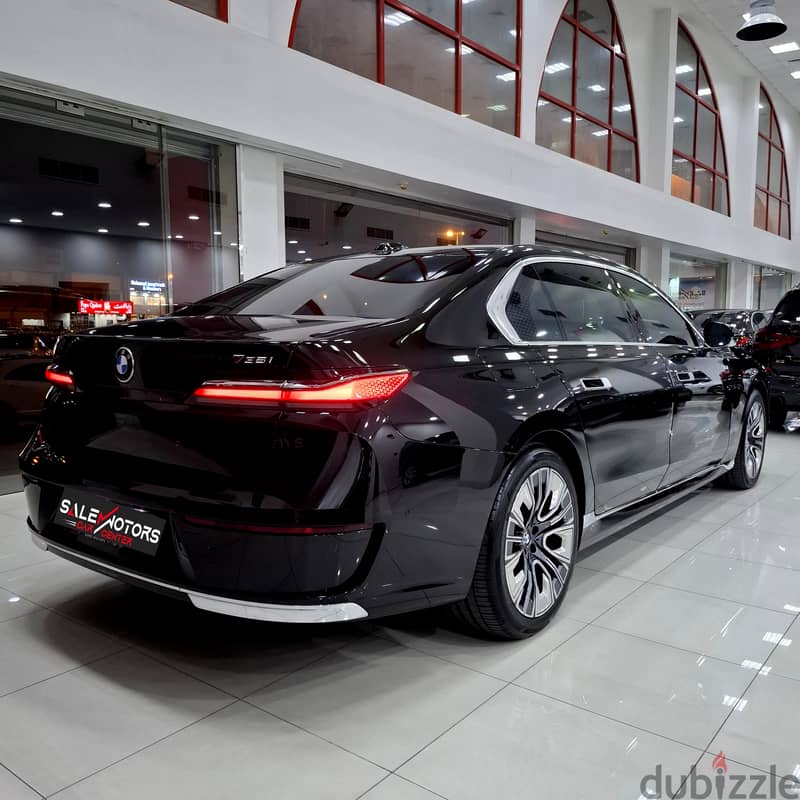 BMW 735i 2023 8