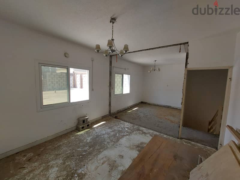 *Villa for Sale in Prime Location – Isa Town* 9
