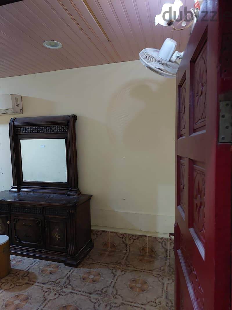 Family room for rent sitra near extra market for kerala, Tamil karnada 1
