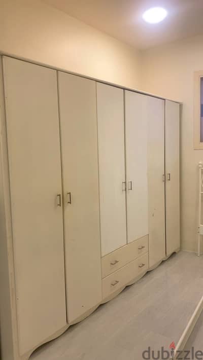 Large woredrobe 6 doors