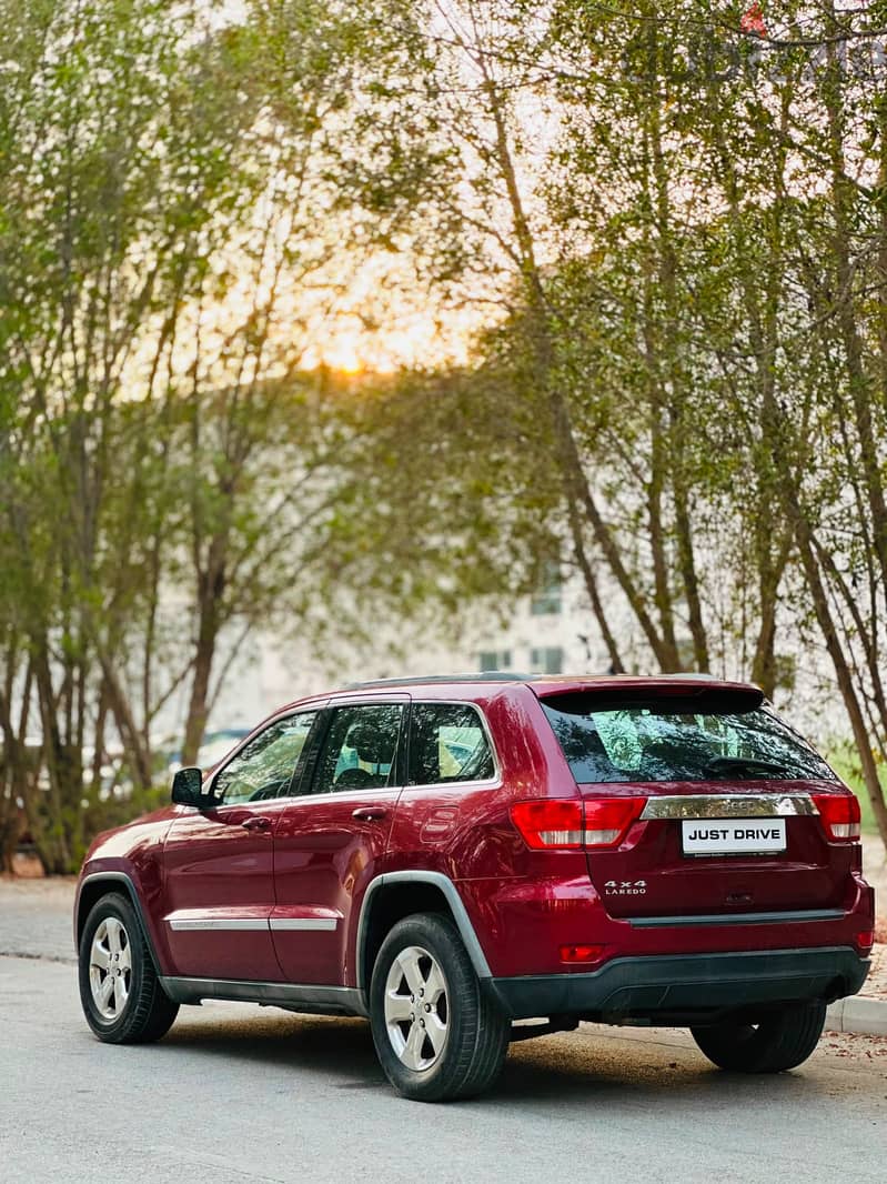 JEEP CHEROKEE LAREDO 2012 MODEL WELL MAINTAINED 7 SEATER FAMILY SUV 1