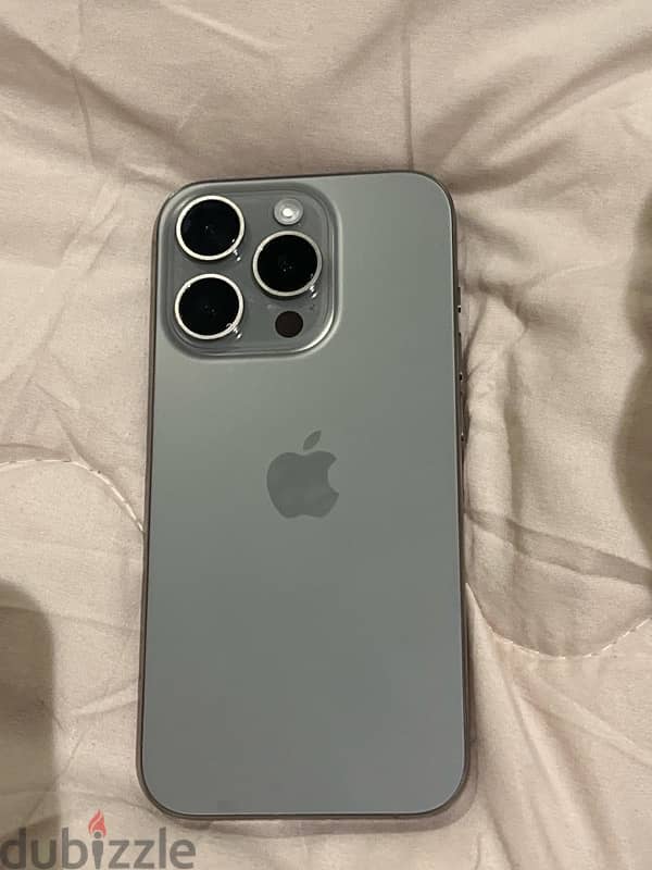 256 GB iPhone 15 pro 1