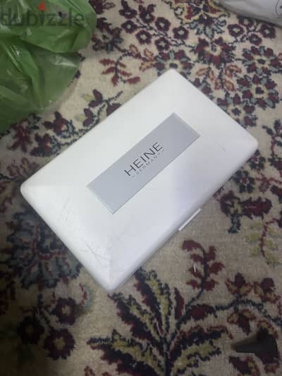 جهاز فحص الذن والعين Ear and eye examination device
