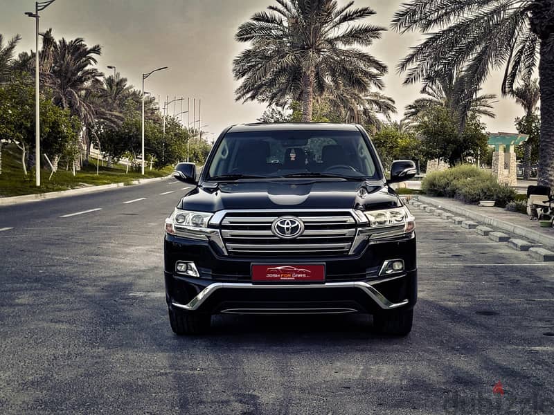 TOYOTA LAND CRUISER MODEL 2017 GXR V8 SINGLE OWNER ZERO ACCIDENT 1