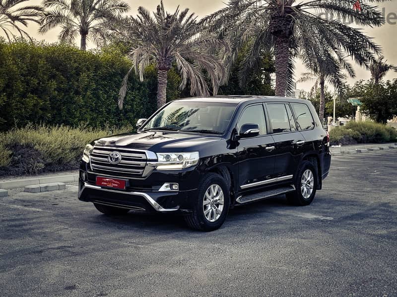 TOYOTA LAND CRUISER MODEL 2017 GXR V8 SINGLE OWNER ZERO ACCIDENT 3