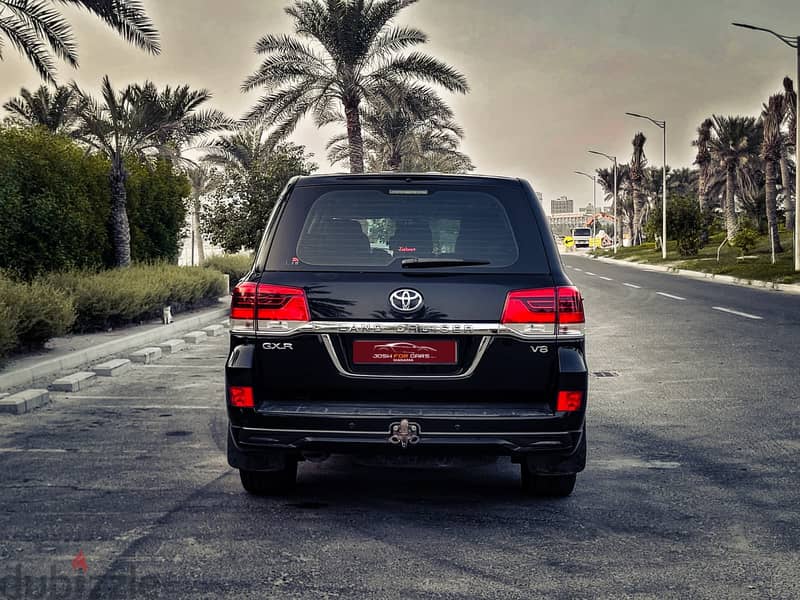 TOYOTA LAND CRUISER MODEL 2017 GXR V8 SINGLE OWNER ZERO ACCIDENT 6