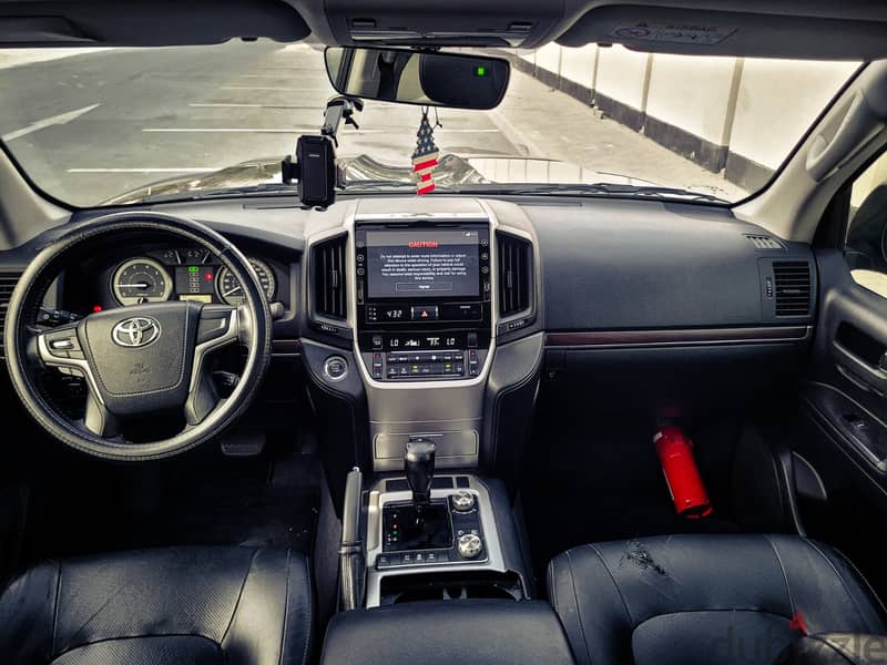 TOYOTA LAND CRUISER MODEL 2017 GXR V8 SINGLE OWNER ZERO ACCIDENT 8