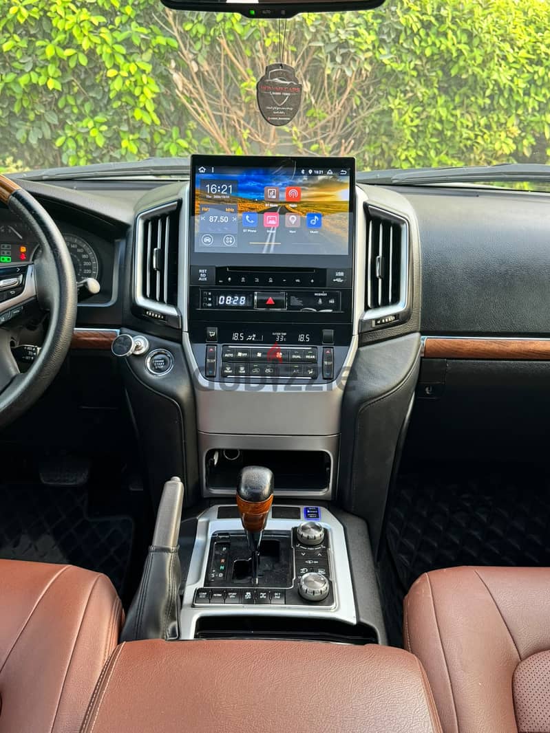 TOYOTA LAND CRUISER 2012 GXR V8 12