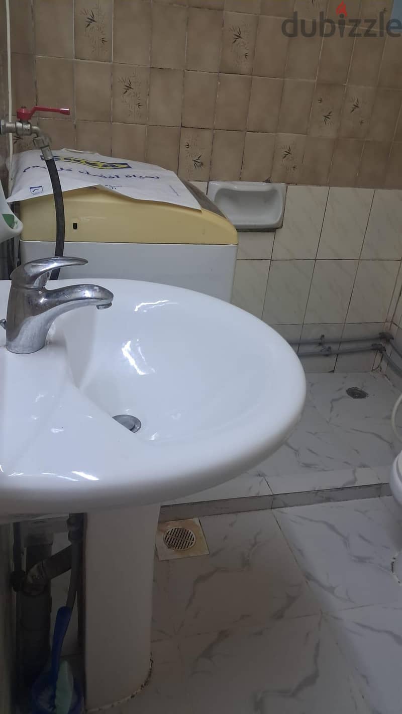 ROOM  FOR  RENT  INCLUDING  EWA 1