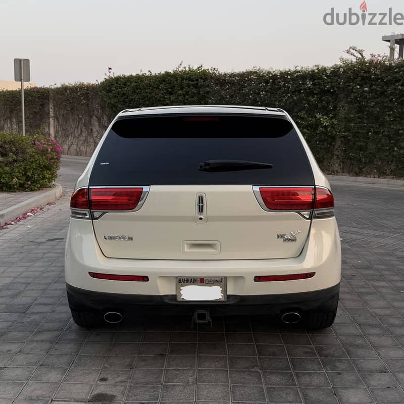 Lincoln MKX 2012 1