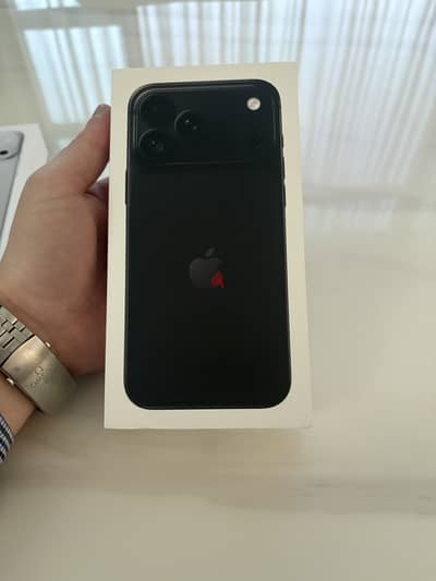 Brand New (Sealed) iPhone 18 Pro Max 1TB Black