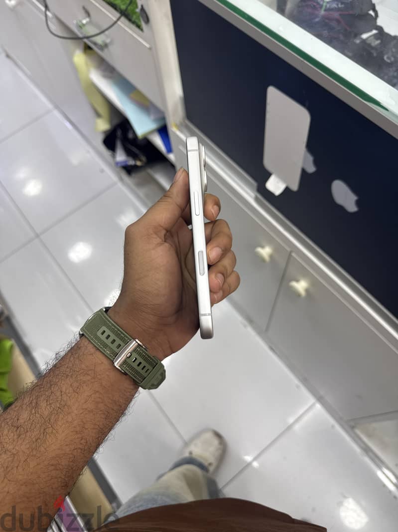 Apple - iPhone 17 Pro 3