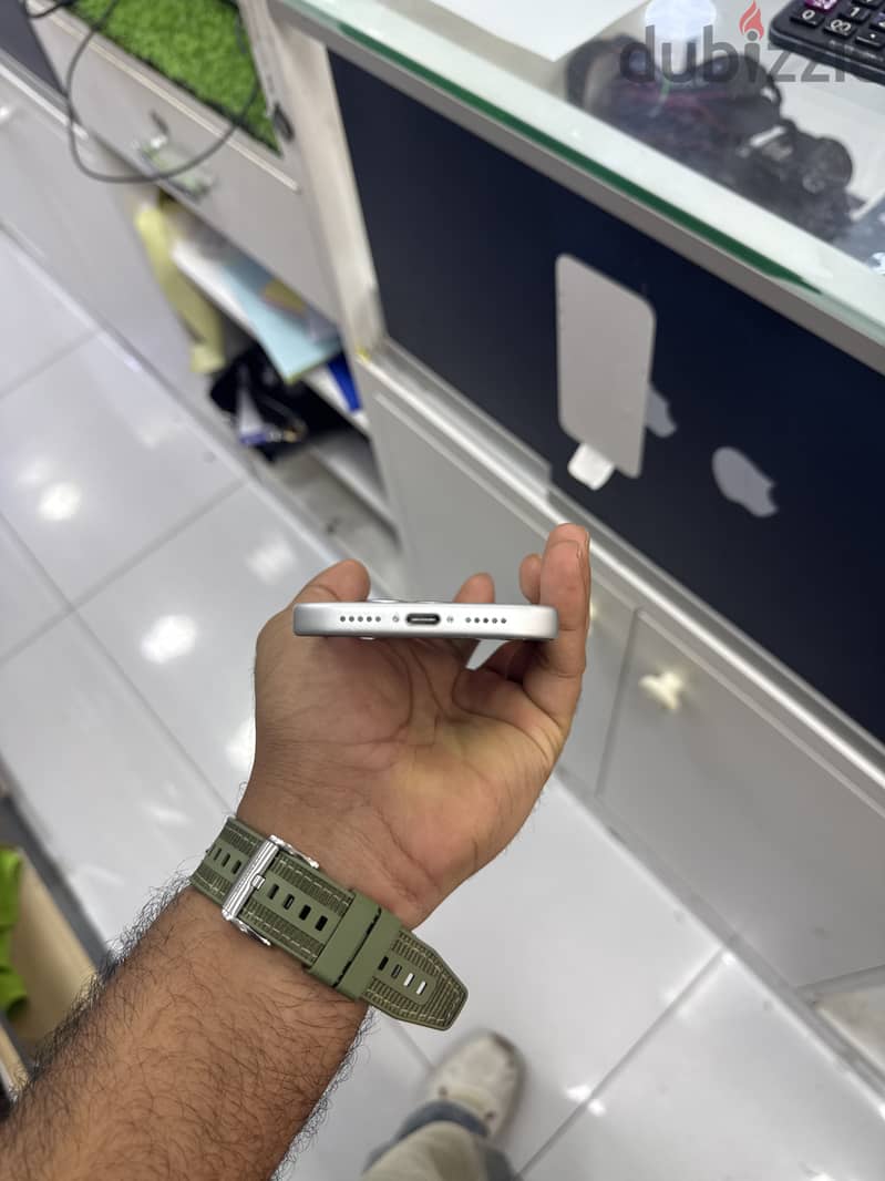 Apple - iPhone 17 Pro 4