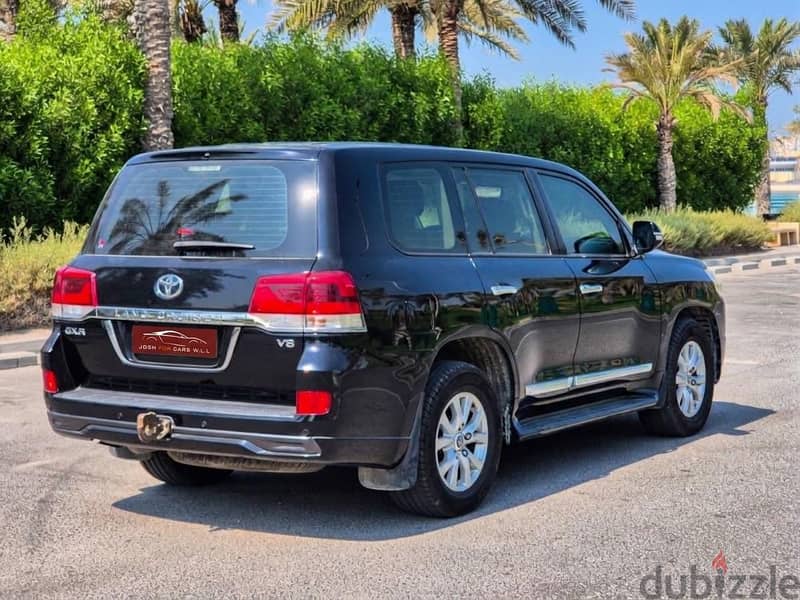 Toyota Land Cruiser GXR 2017 3