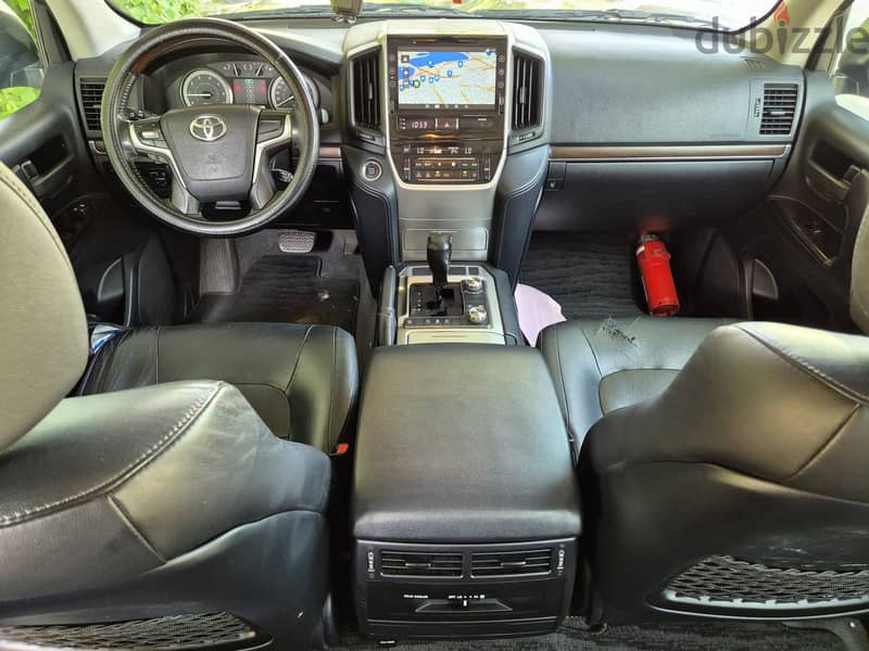 Toyota Land Cruiser GXR 2017 6