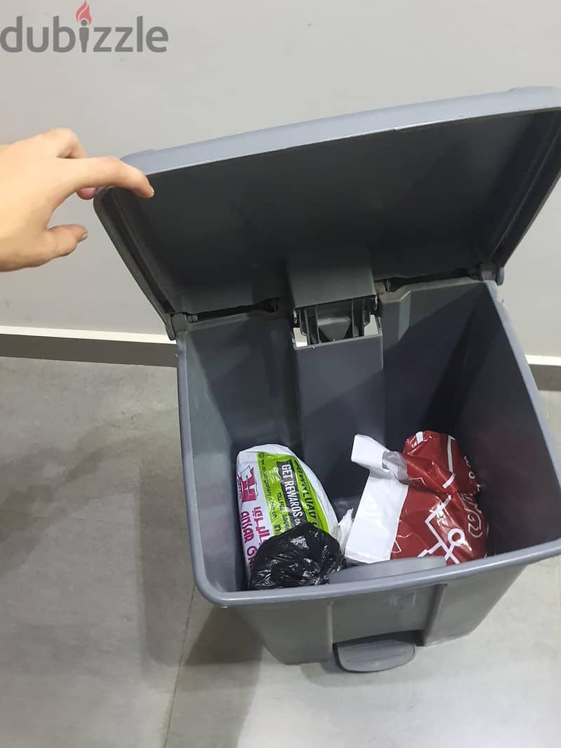Two Dustbin For Sell 3