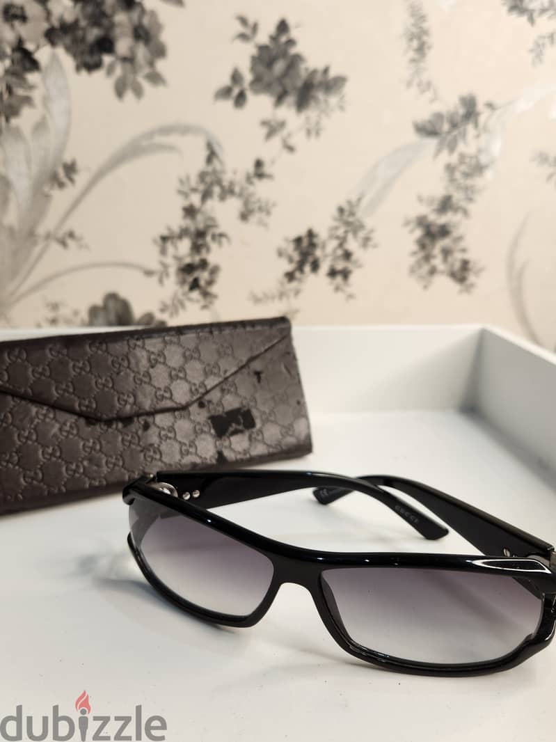 Luxury Gucci Strass Sunglasses for Sale (With Original Case)- 39591018 1