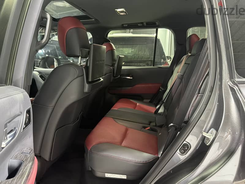 2025 Toyota Land Cruiser GR 5