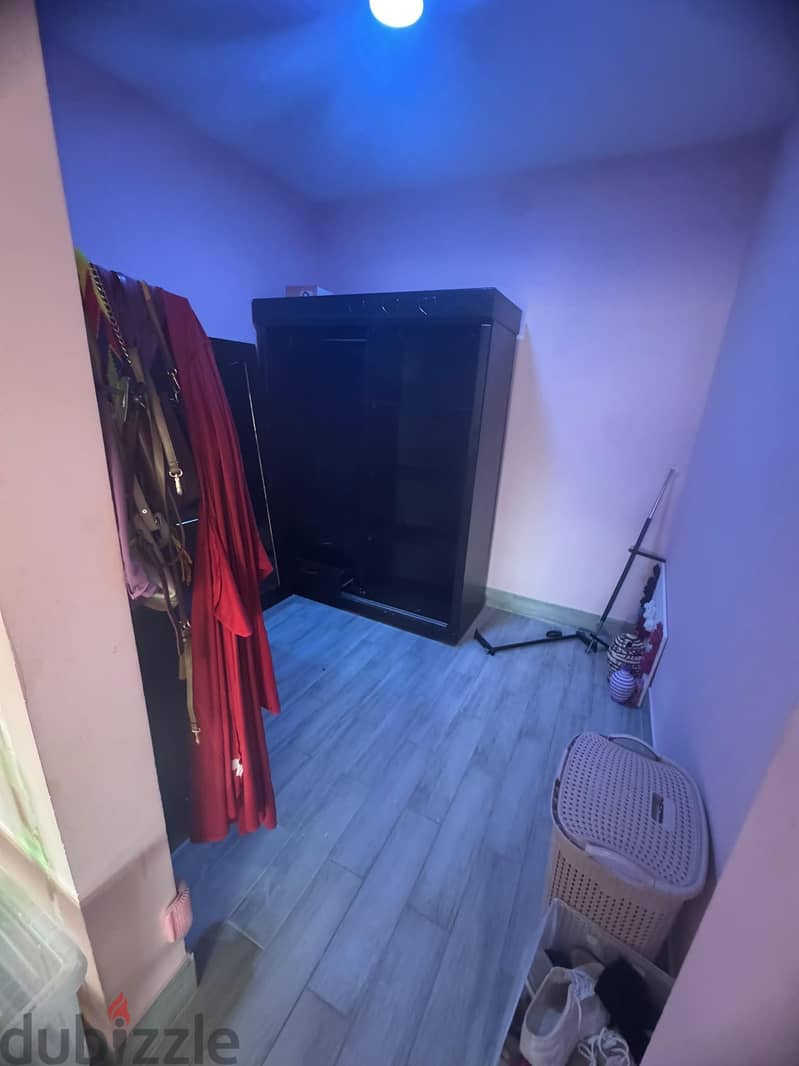 wardrobe 1