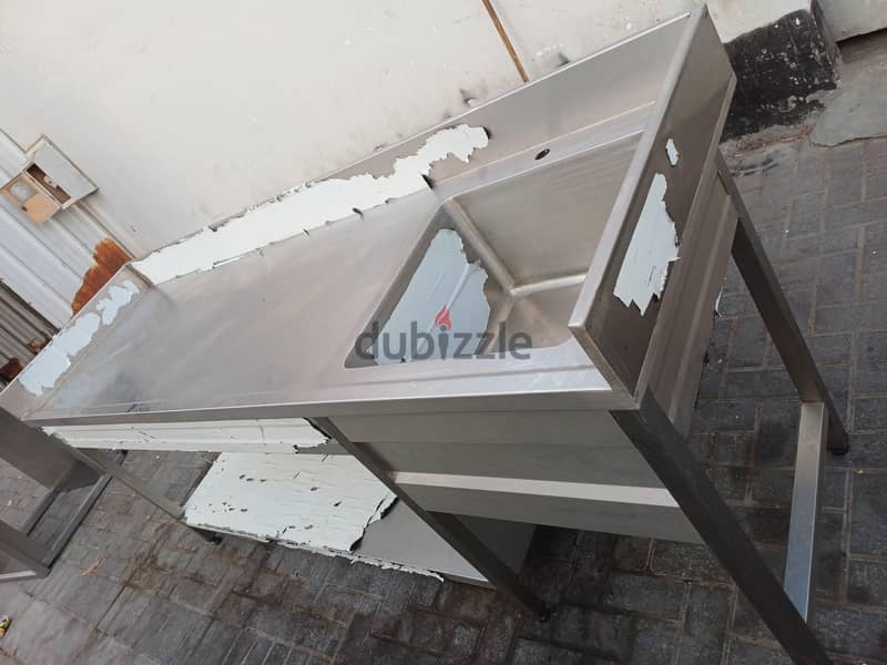 hand wash basin and table standard Steel 1
