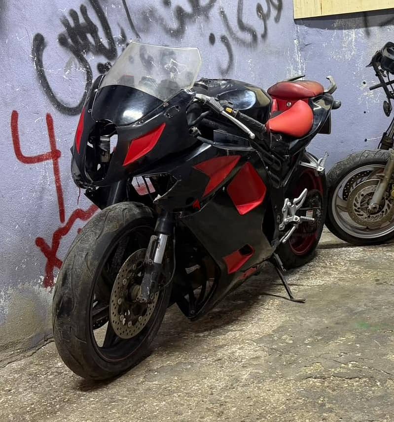 hyosung 650 GTR (Scrap) 1